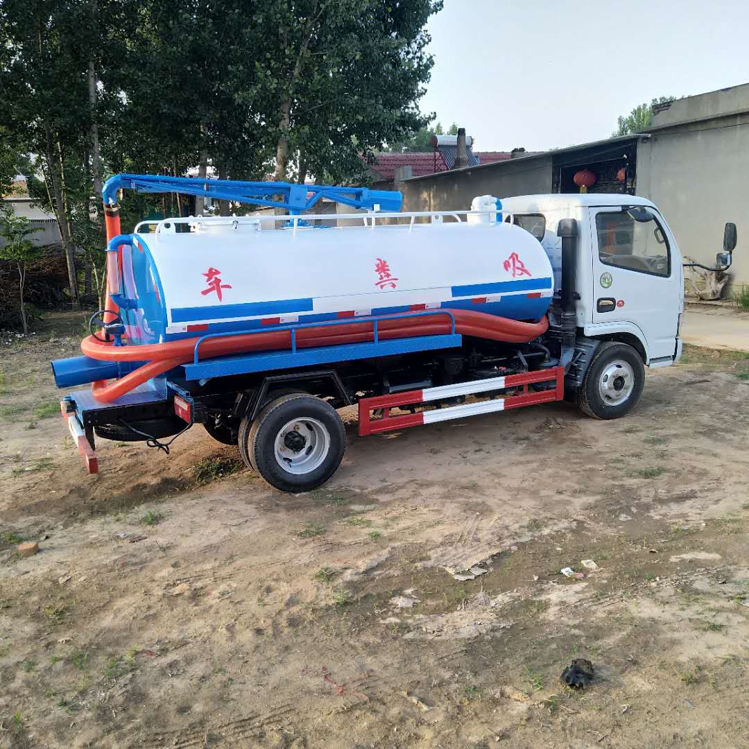 二手吸糞車市場(chǎng)解析 國五帶手續(xù)、真空吸糞車與無牌車的選購指南